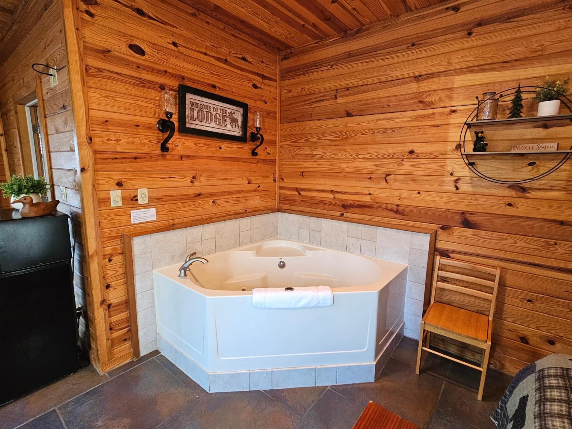 5 Min To Beaver Lake-King Bed-Fire Pit-Jetted Tub #2 Eureka Springs Extérieur photo